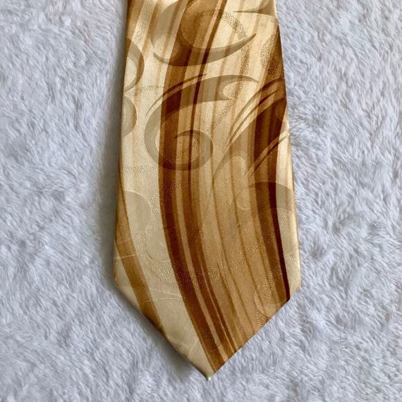 Dino Lorenzo Gold with Pattern 100% Silk Tie - Picture 4 of 9